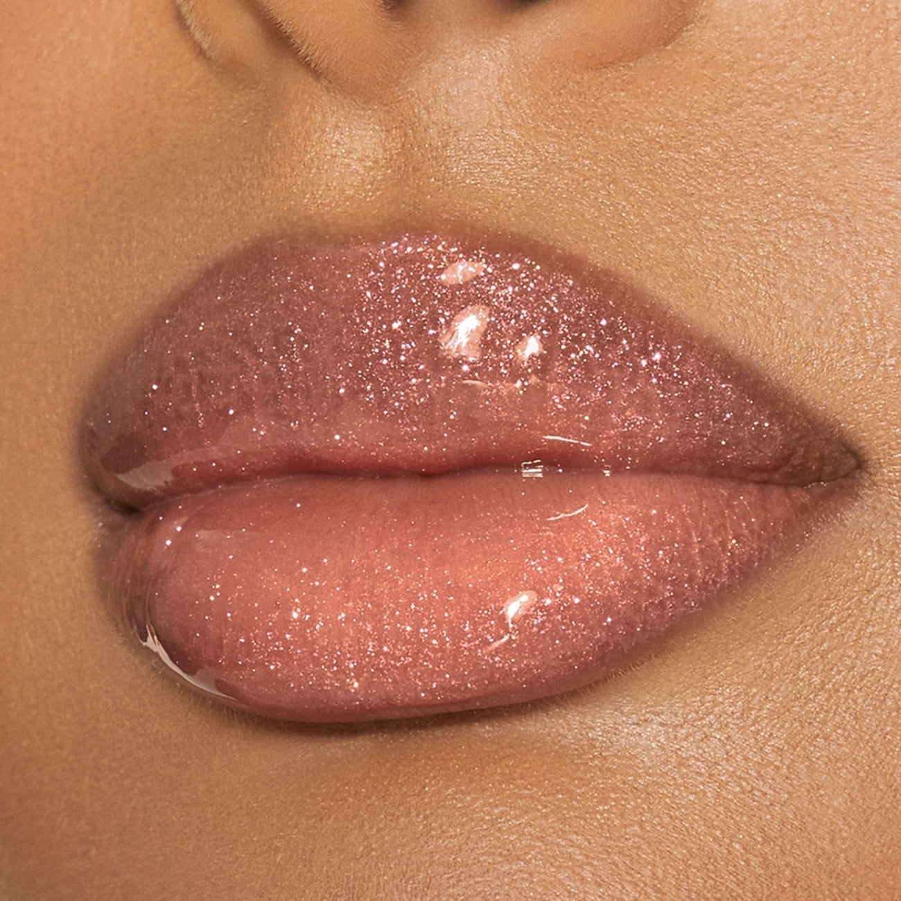 Debbie New Bomb Shiny Non-Sticky Lip Gloss